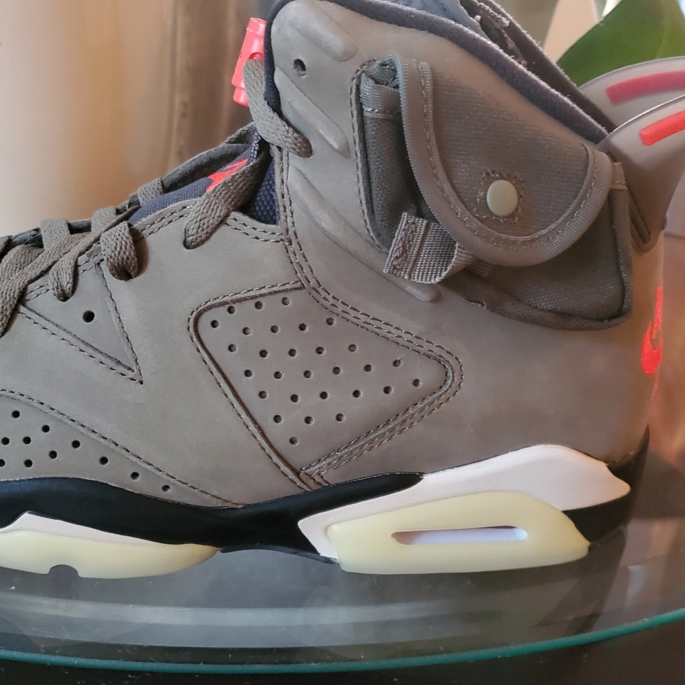 Nike Air Jordan 6 X Travis Scott